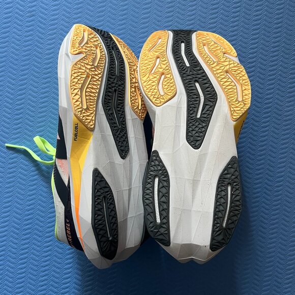 New Balance FuelCell Rebel V4 - Picture 4 of 4